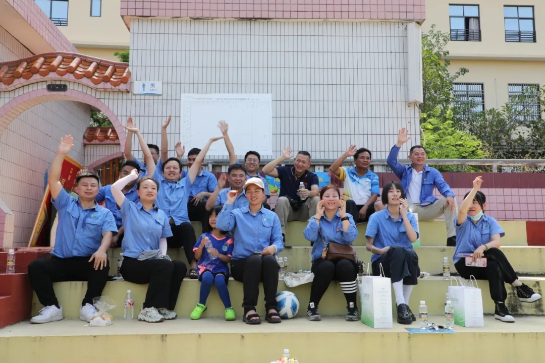 1713953951427824.jpg 海南礦業足球隊出戰海南“國資杯”暨第七屆昌江“芒果杯”足球賽.webp.jpg