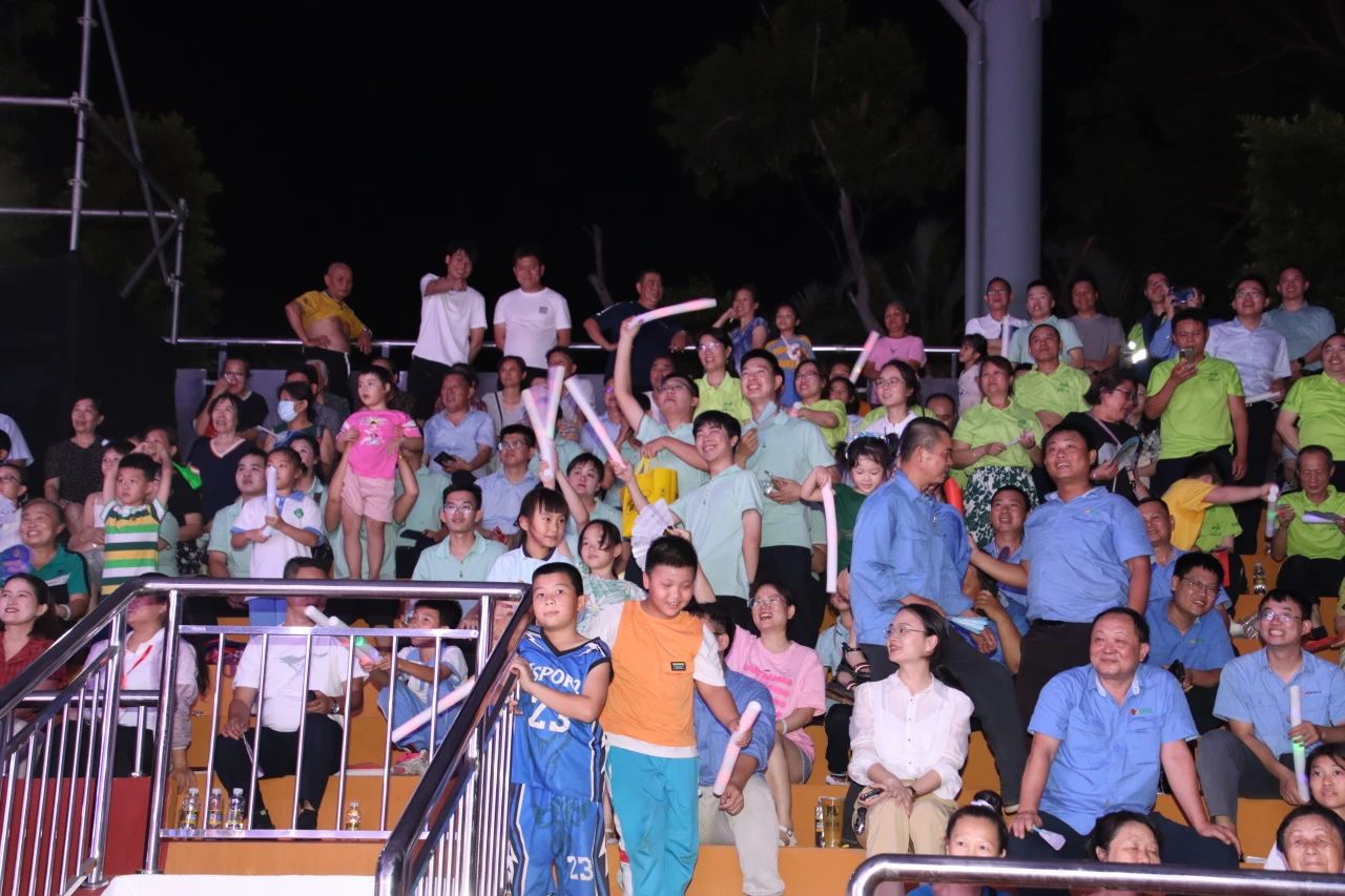 1714532418796708.jpg 海鋼海礦慶祝“五一”國(guó)際勞動(dòng)節(jié)文藝晚會(huì)精彩上演10.jpg