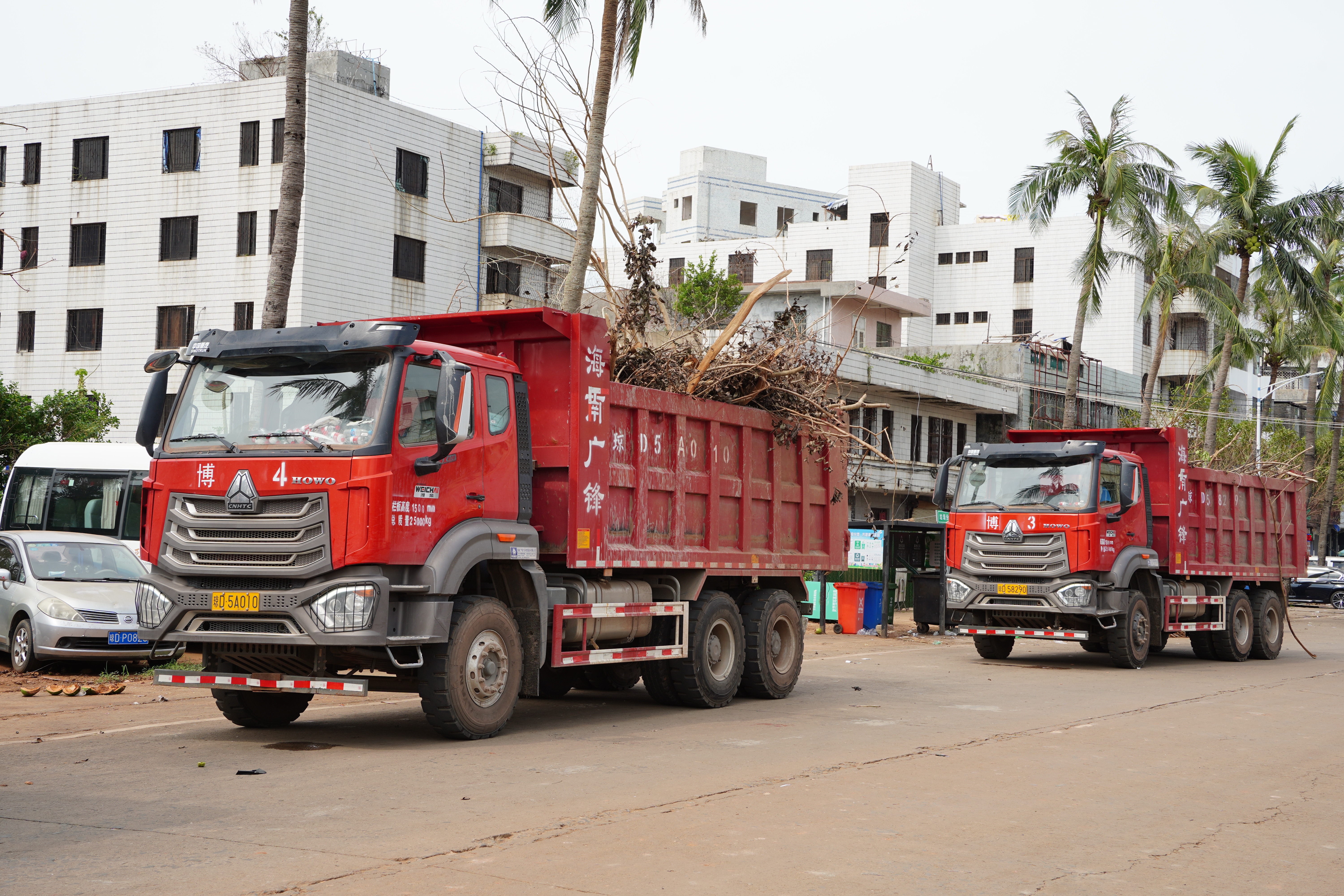 攜手克時艱 海南礦業(yè)積極支援海口清障工作