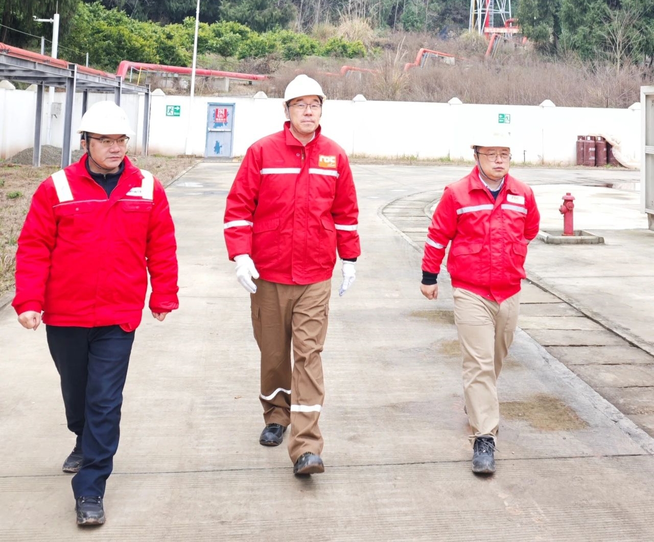 海南礦業總裁滕磊赴洛克石油八角場慰問調研